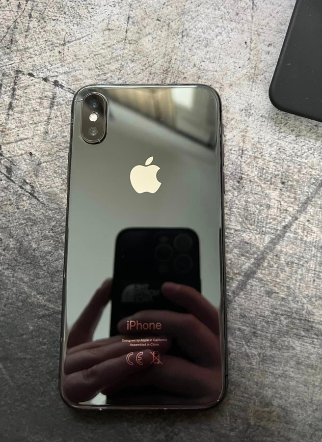 iPhone X 64GB (Fint skick)