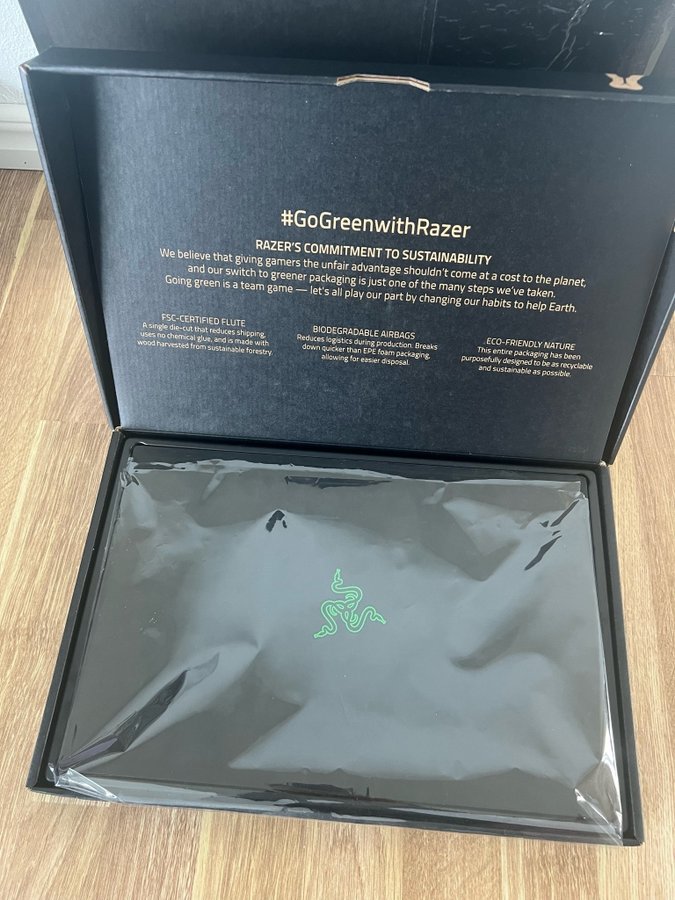 Razer Blade 15” 2021 (i7/RTX 3060/16GB Ram/512GB SSD)