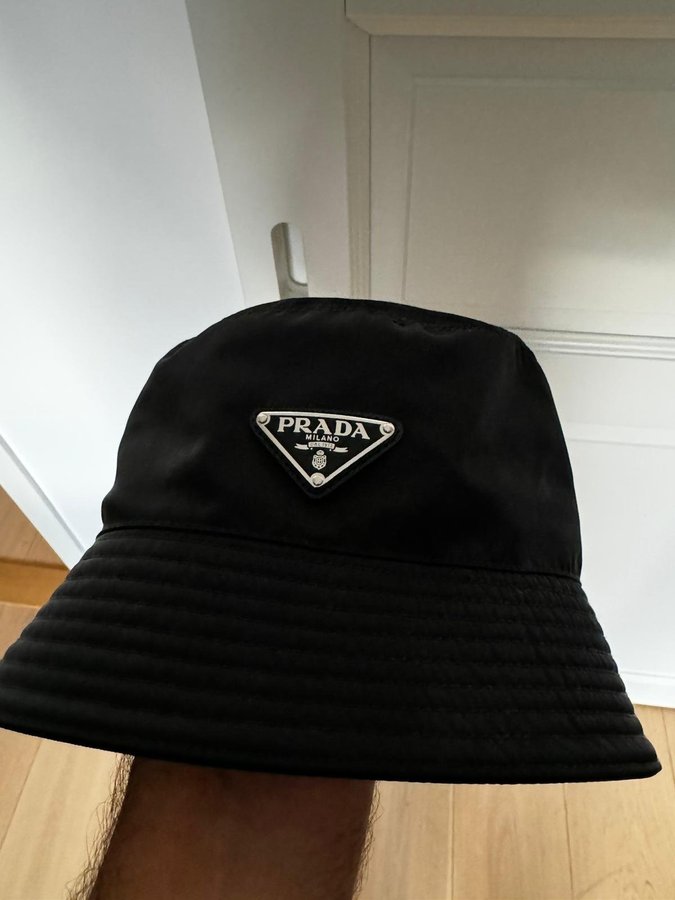 Prada Svart Re-Nylon Bucket Hat, storlek M