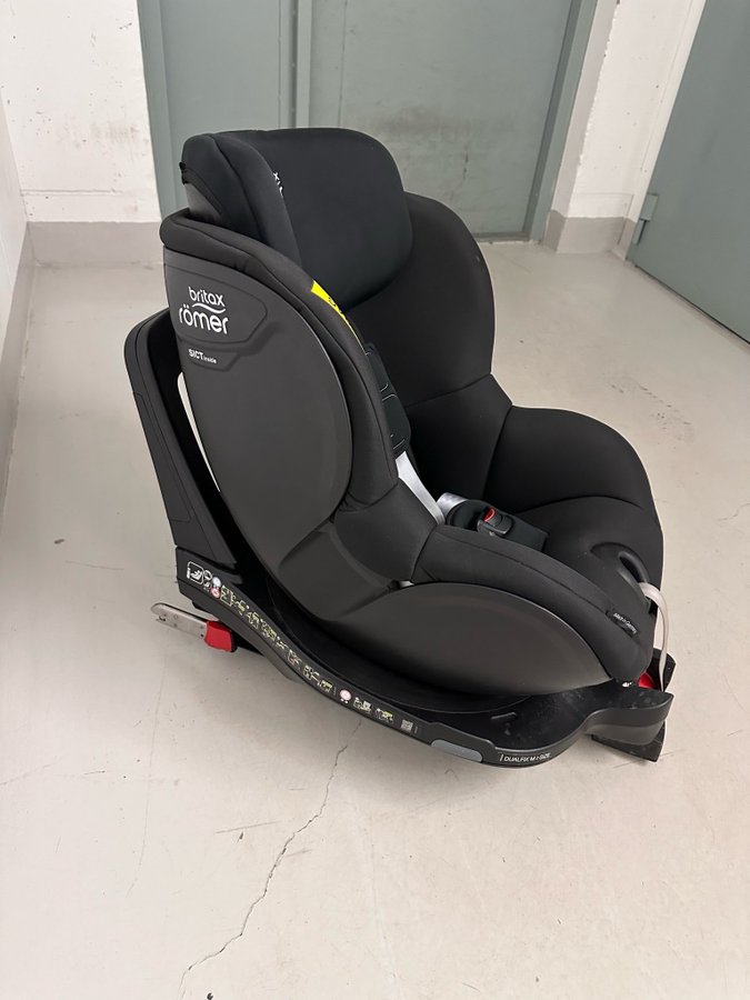 Britax Römer Dualfix i-Size bilbarnstol