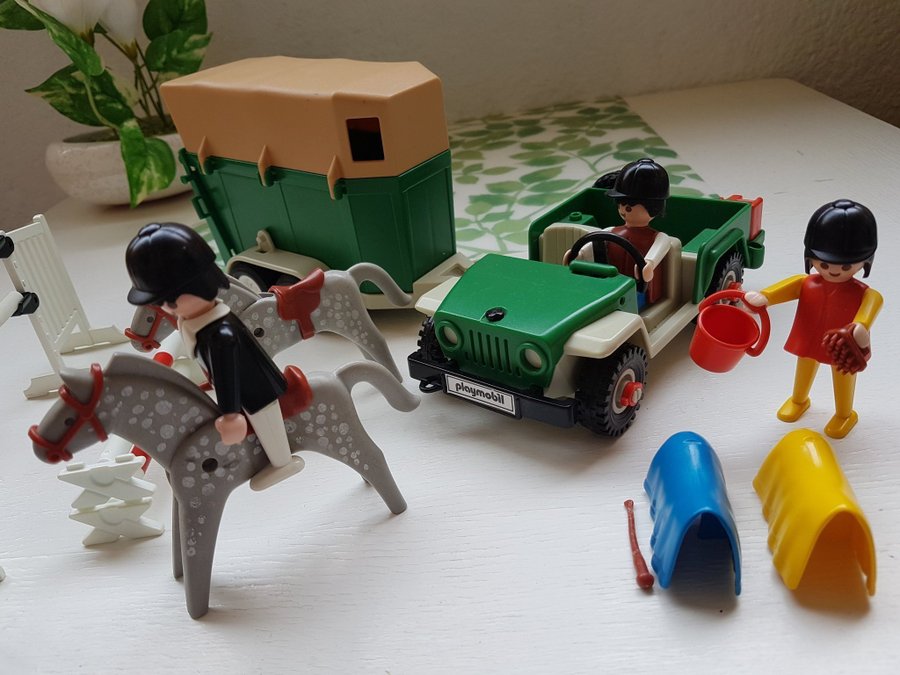 Vintage 1979 PLAYMOBIL Geobra Jeep och Hästvagn