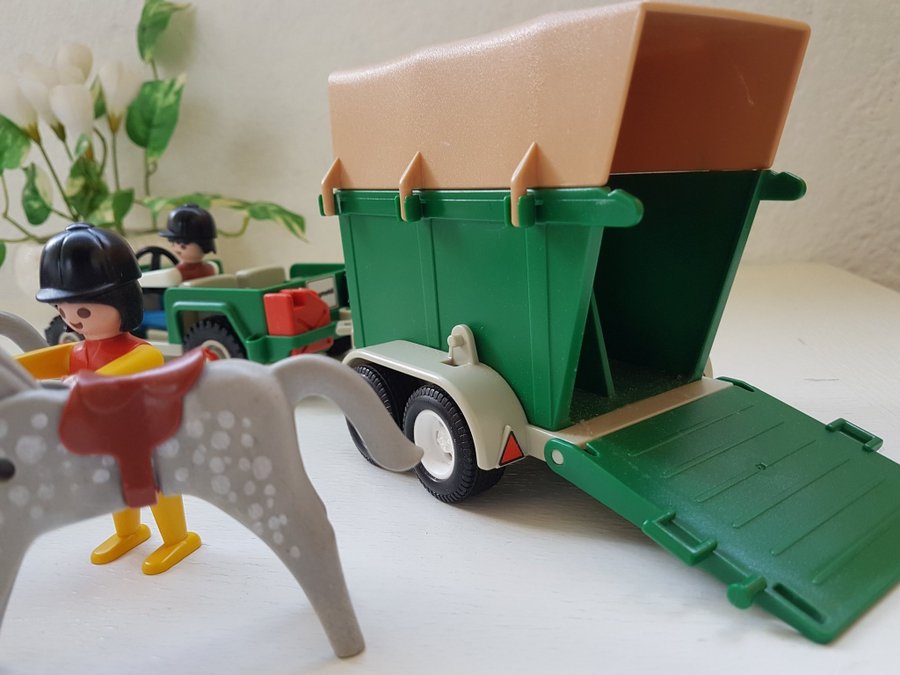 Vintage 1979 PLAYMOBIL Geobra Jeep och Hästvagn