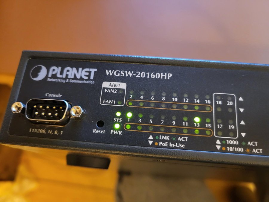 PLANET WGS-20160HP 16-Port Gigabit 802.3at PoE+ 4G TP/SFP Combo Managed Switch