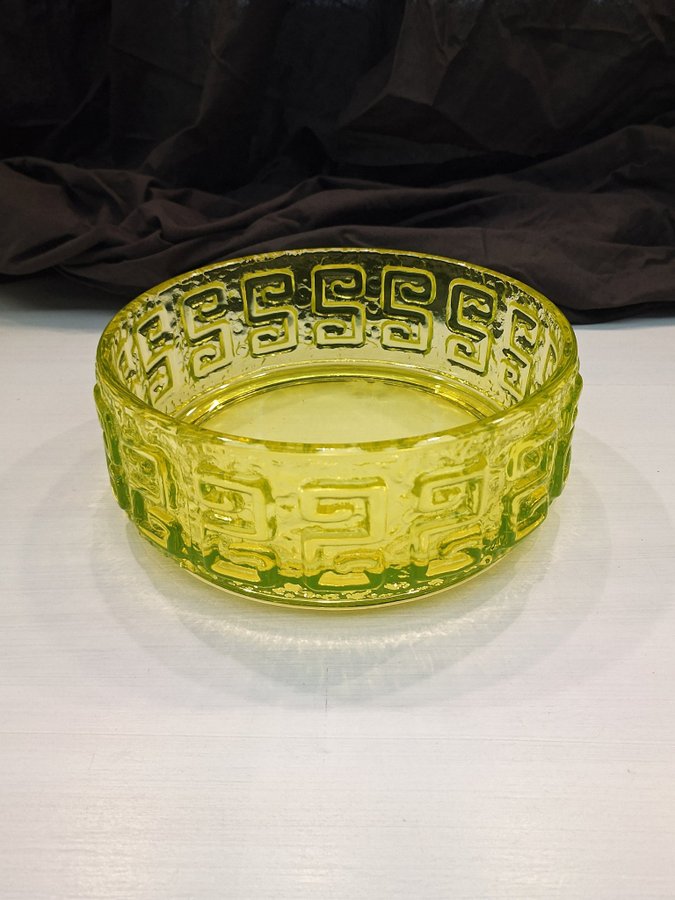 Riihimäen lasi taalari bowl, uranium glass