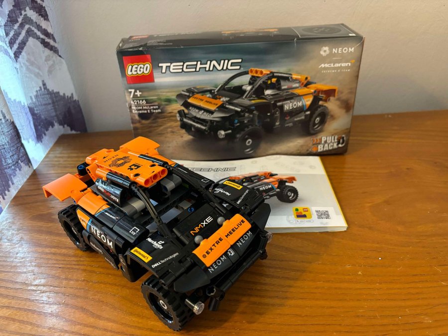 LEGO Technic 42166 - Neom McLaren Extreme E Team