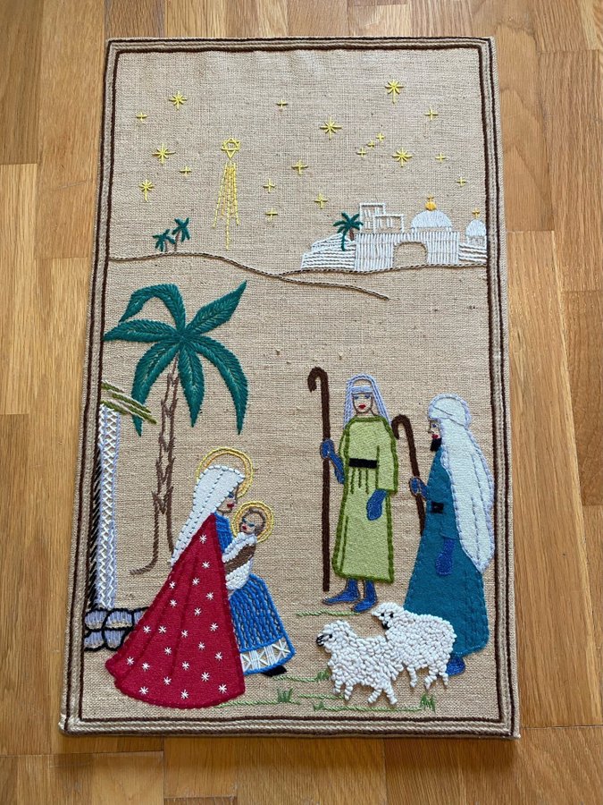 Vacker Broderad Tavla Jesus och Maria mm hantverk retro