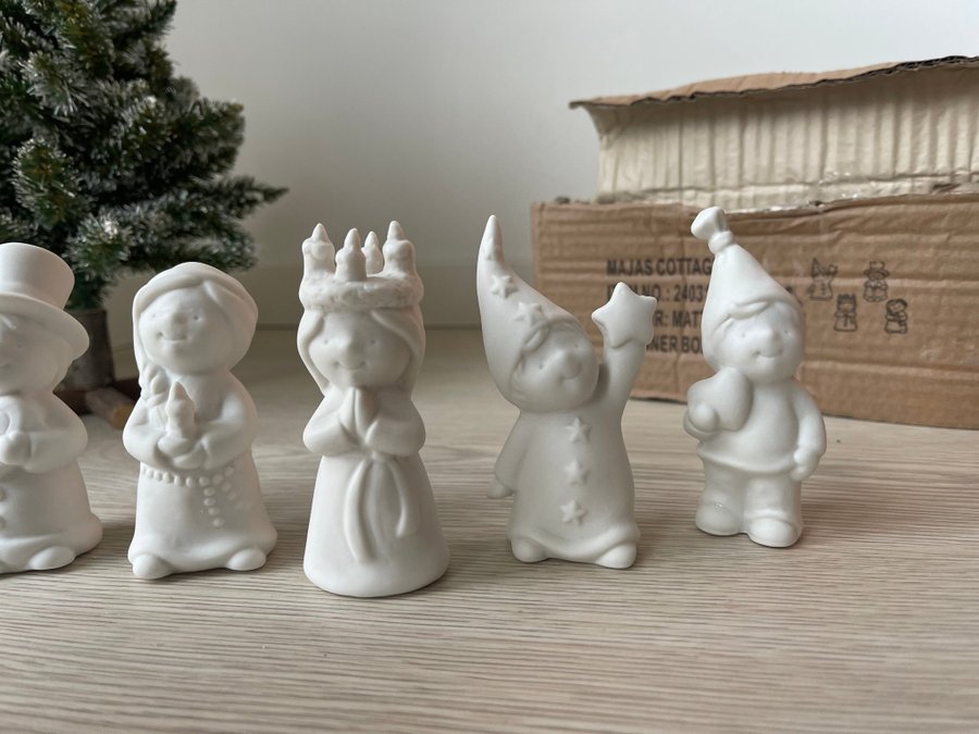 NYTT Majas Cottage Julfigurer i porslin - luciatåg - lucia - jul - advent -