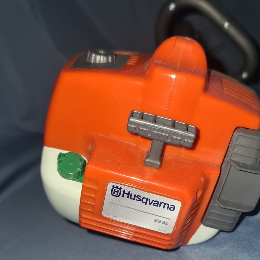 Husqvarna 223L Grästrimmer Leksak