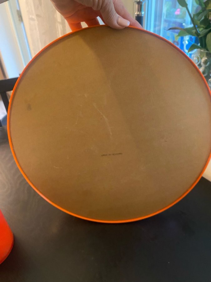 Retro 70-tal rund spegel med orange plastram Made in Dennark