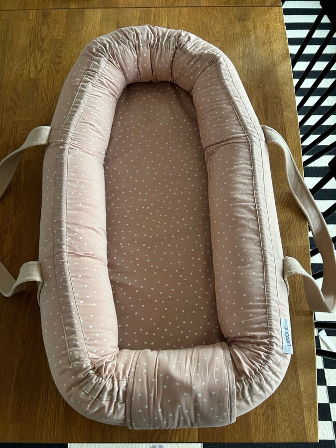 Liewood babynest Gro, confetti rosa