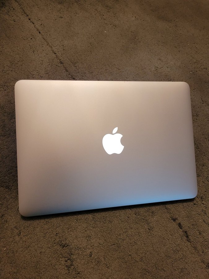 Macbook Pro 2015 13.3" Retina - i5 / 16GB RAM / 256GB SSD