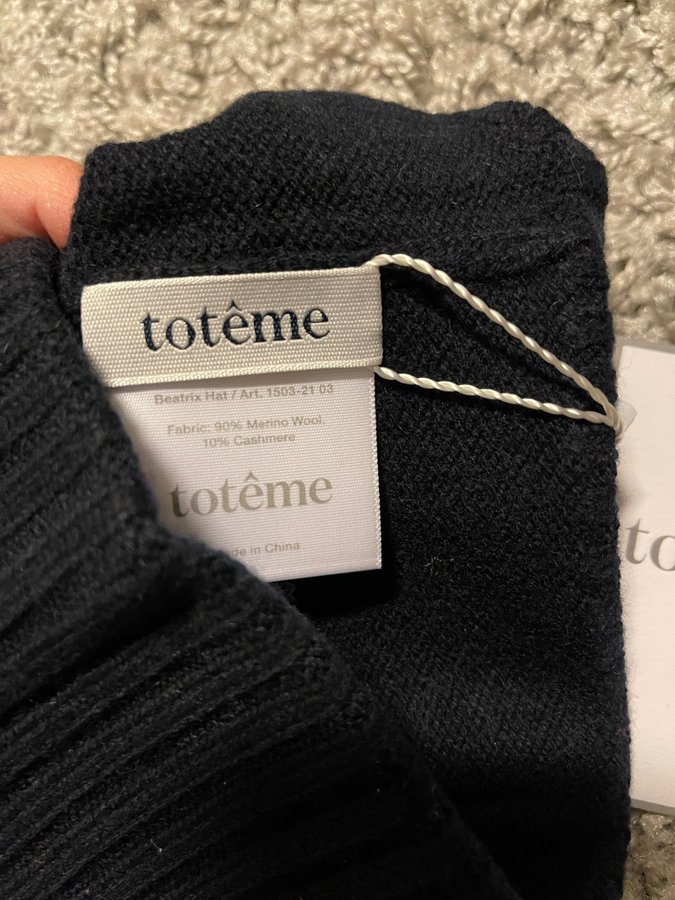 Helt ny*Toteme beanies merinoull+cashmere