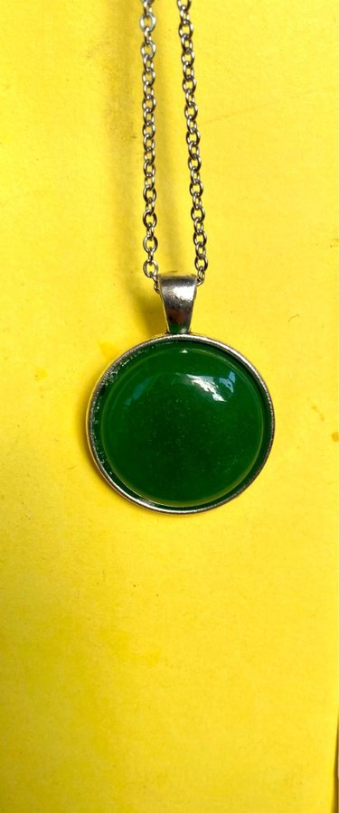 Malasyan Jade cabochon 25 mm diameter.