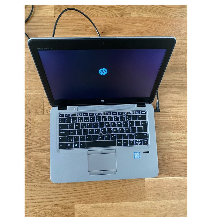 HP EliteBook 820 G3 - i5-6200U - 8GB DDR4 - 256SSD