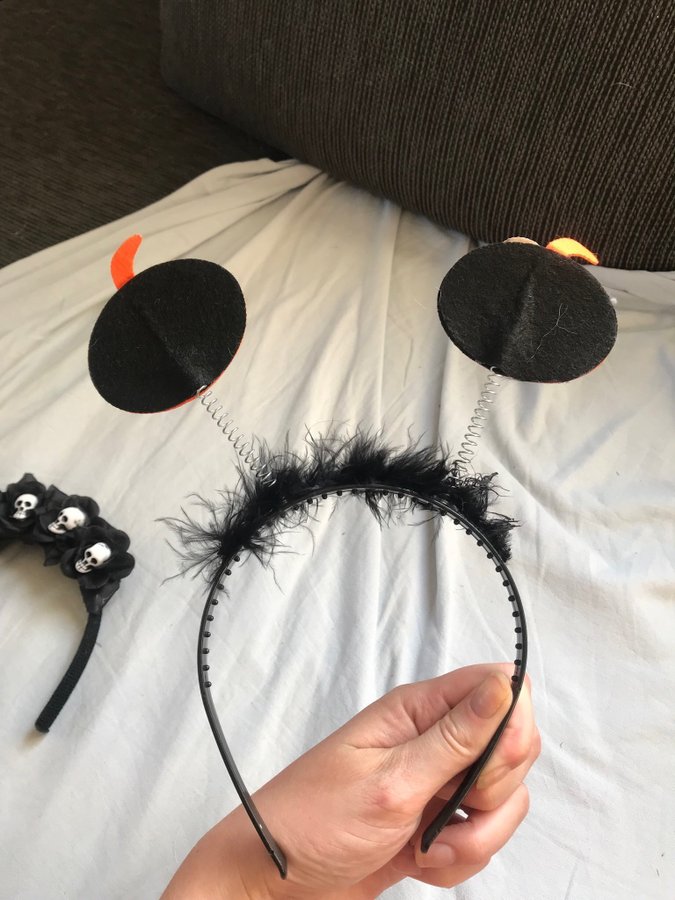 2 x Diadem i Halloween motiv (pumpa och dödskallar)