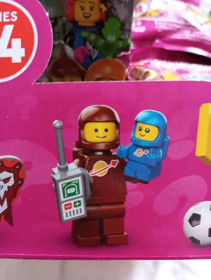 Lego space guy och space baby minifigures series 24 helt oöppnad!