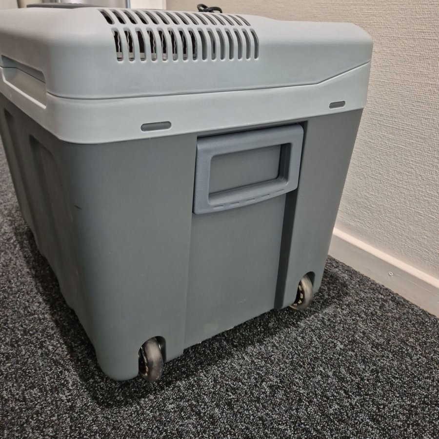 Kylbox 40L (kyla/värme/12V/230V)