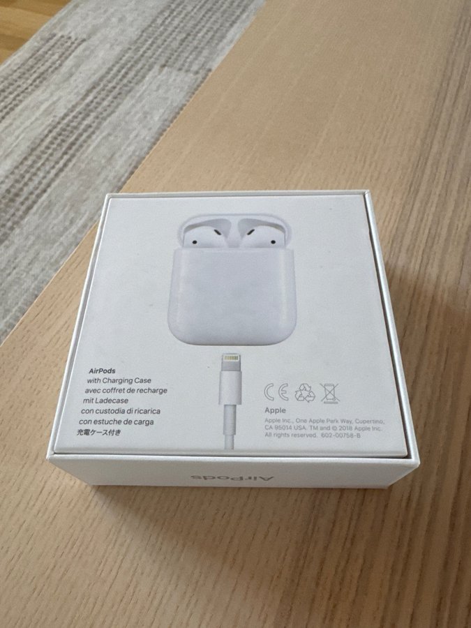 Apple AirPods Generation 2