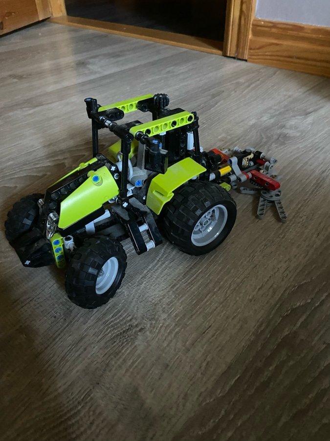 Lego Technic traktor