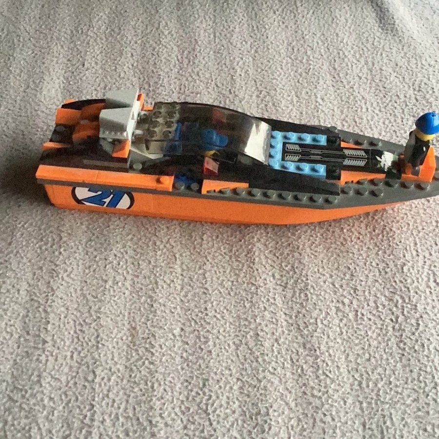 Lego Speedboat