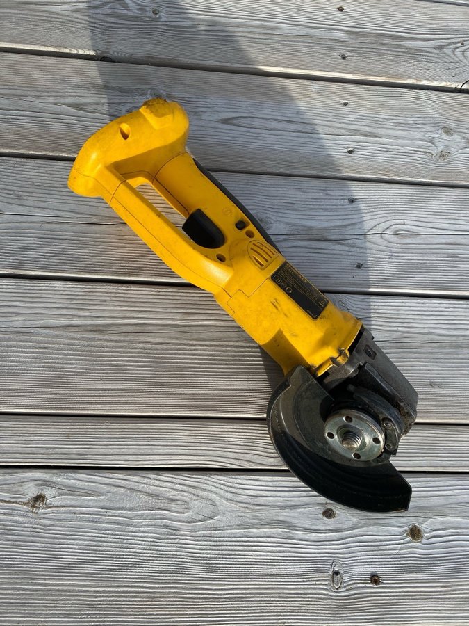 DEWALT Vinkelslip DC410