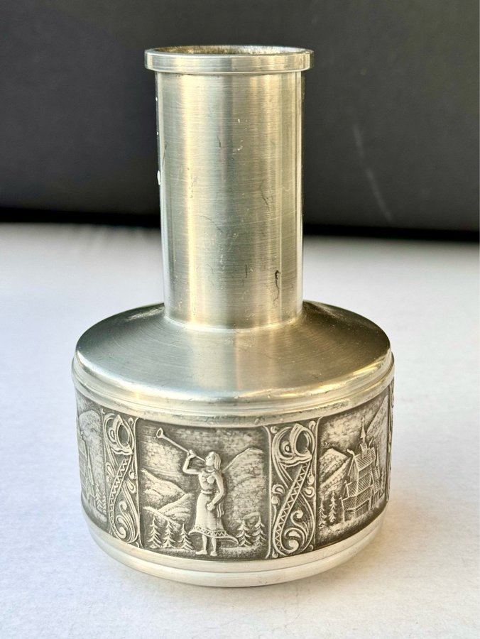 Tennvas av Kyrre Norsk Tinn Pewter