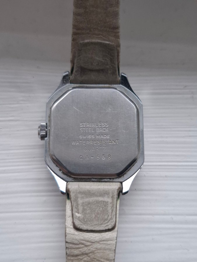 Moretime quartz watch