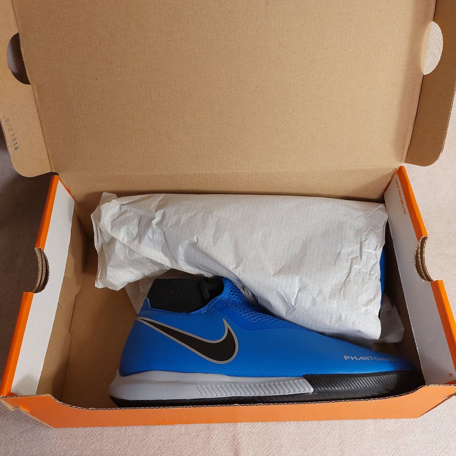 Nike Phantom VSN Academy DF IC Fotbollsskor inomhus 39