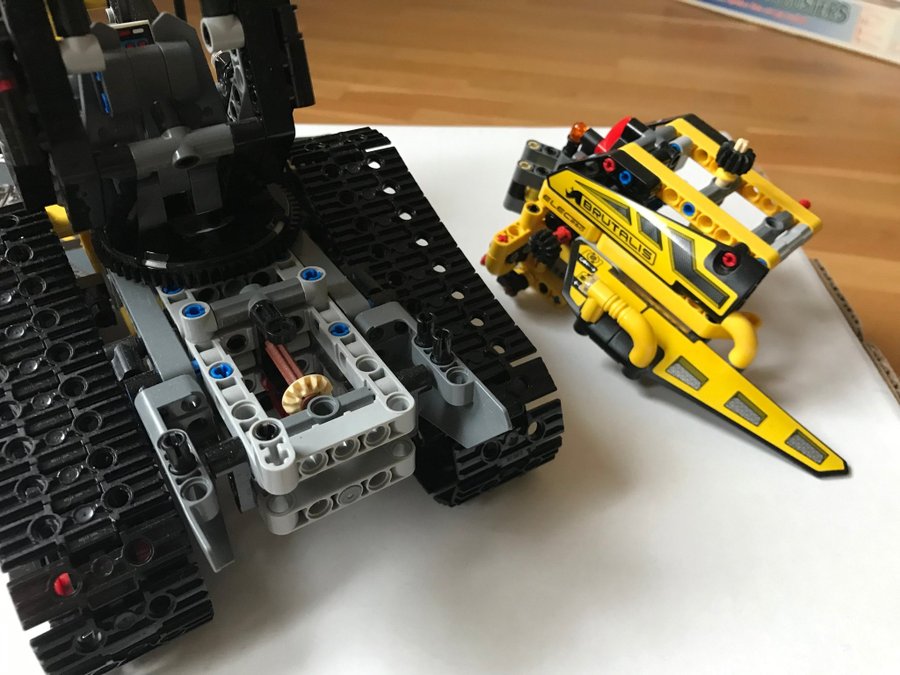 Lego Technic 42094 - Skogsmaskin - Ej komplett