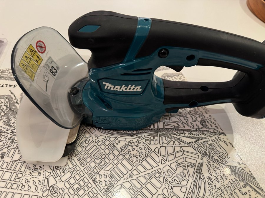 Makita DUM604ZX Häcksax/kantklippare 18V