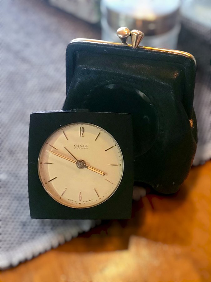 Sänkt utrop Äkta VINTAGE KIENZLE RESEKLOCKA Mekanisk