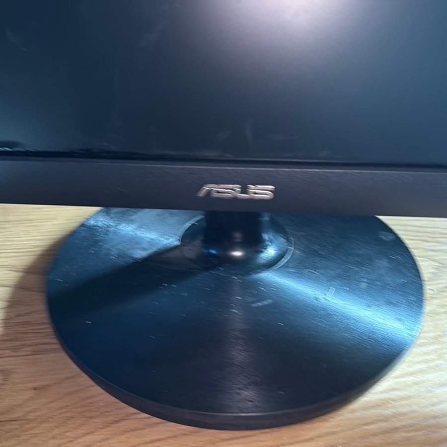 ASUS 215" Skærm