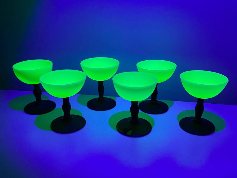 Engshyttan likörglas - uranglas uran uranium glass - antik vintage art deco