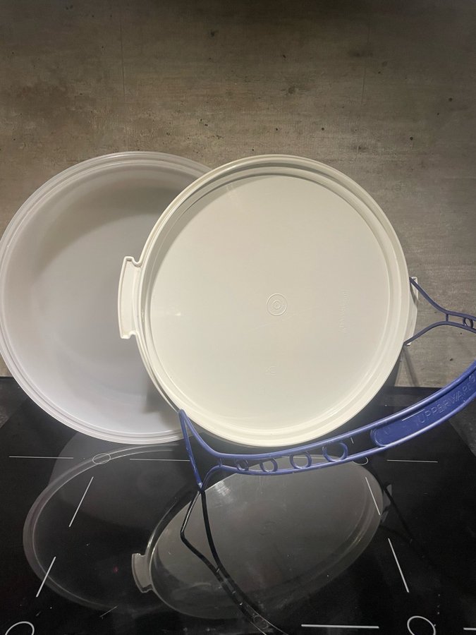 TUPPERWARE Rund Kakburk med Handtag