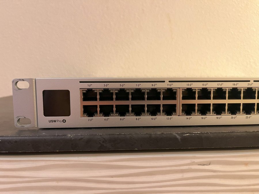 Ubiquiti UniFi USW Pro 48 PoE switch