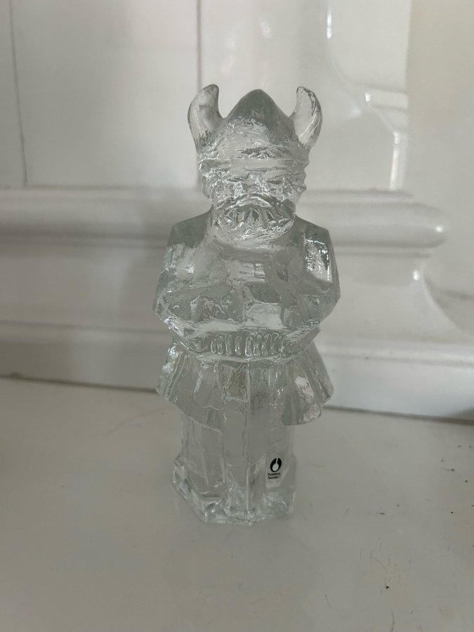 Glasfigur Viking av Pukeberg designad av Uno Westerberg