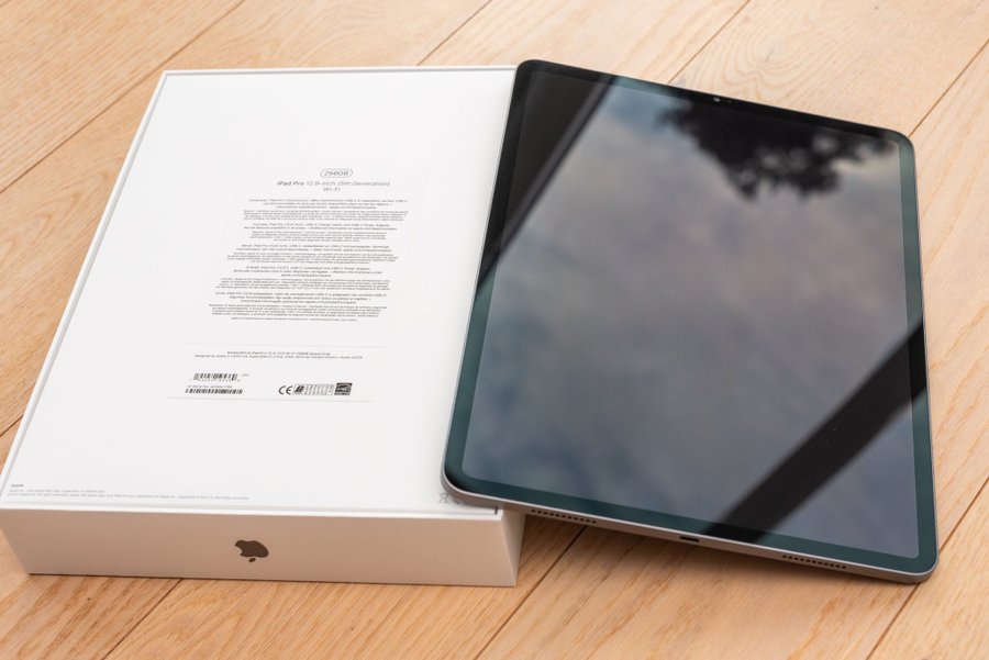 iPad Pro 12.9” M1, 256 GB, rymdgrå - perfekt skick