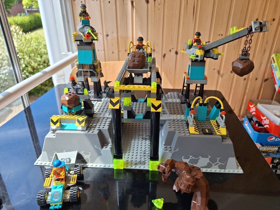 Lego system 4990THE ROCK RAIDERS HQ