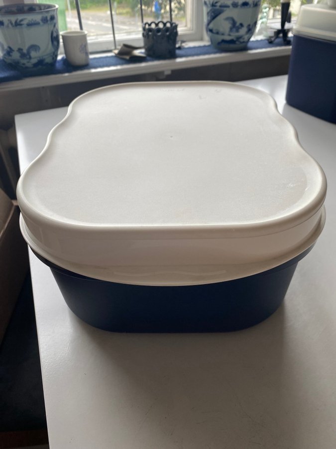 Tupperware brödburk större