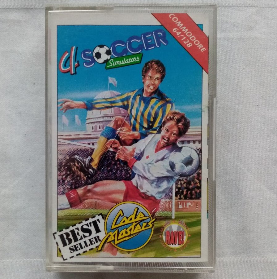 4 Soccer Simulators (Codemasters) [BEST SELLER] - Commodore 64/C64 Spel