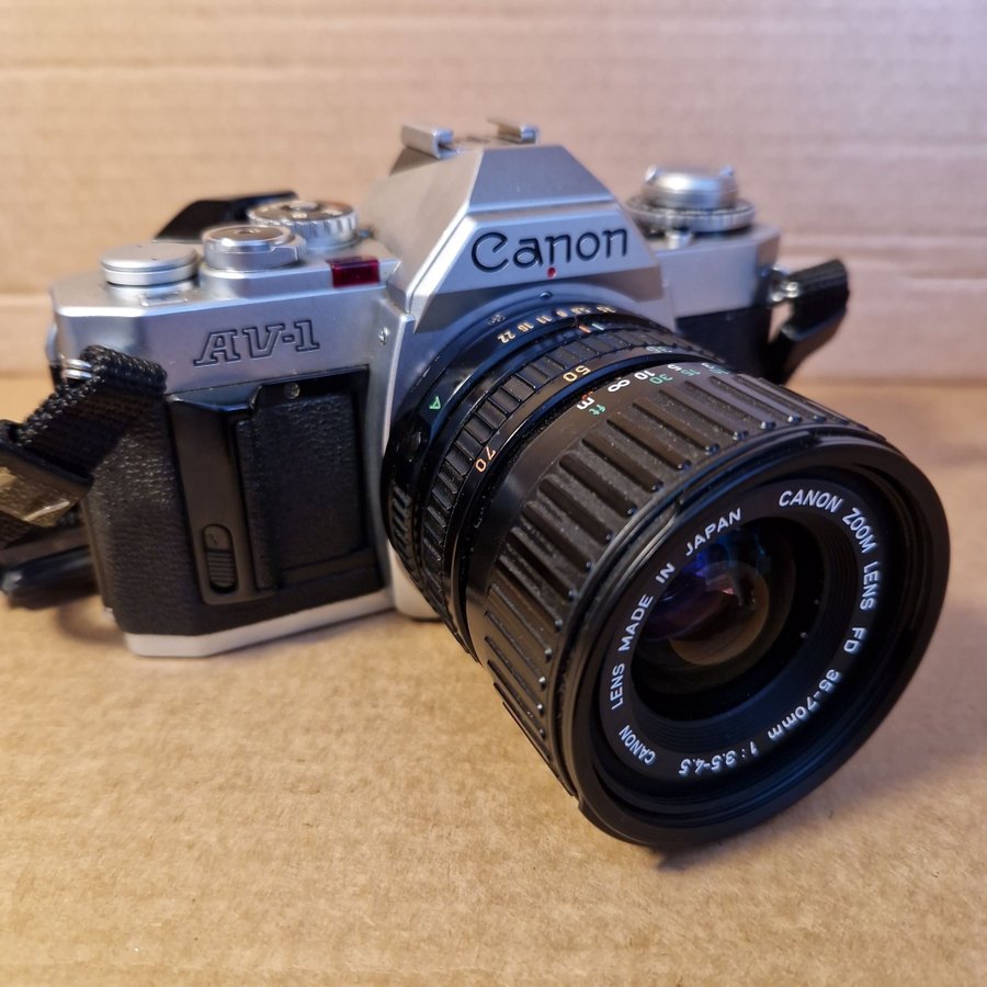 Canon AV-1 + Canon Zoom Lens FD 35-70mm