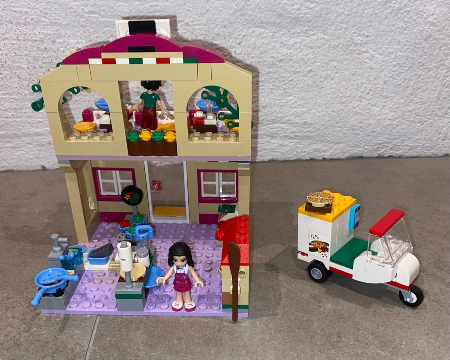 LEGO Friends Heartlakes pizzeria 41311