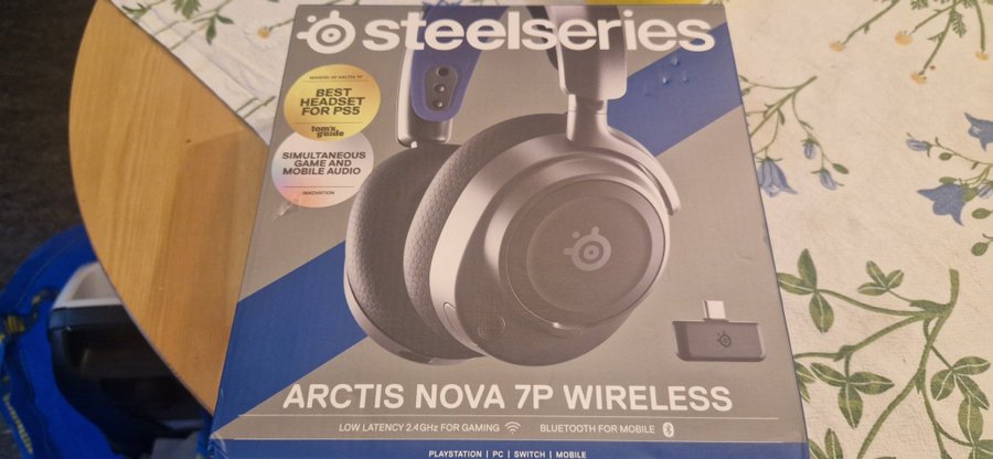 SteelSeries Arctis Nova 7P Wireless som NY