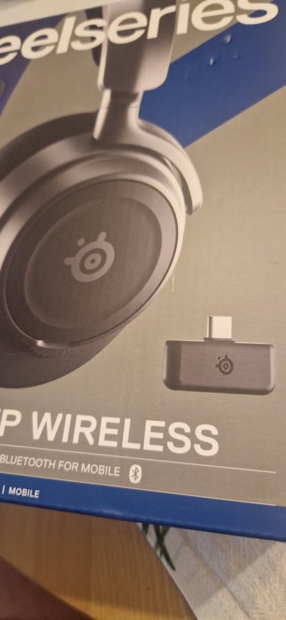 SteelSeries Arctis Nova 7P Wireless som NY