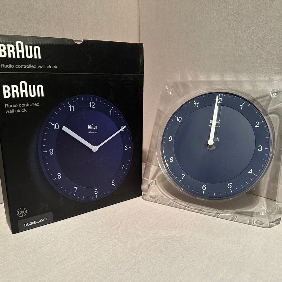 Braun Classic Analogue Radio Controlled Wall Clock - Väggklocka Blå - Klocka