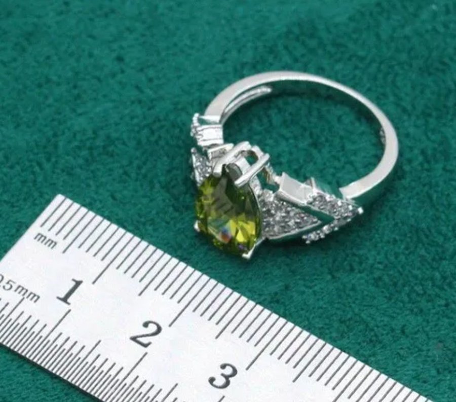 peridot imitation ring stl 18 SILVERPLÄTERADE