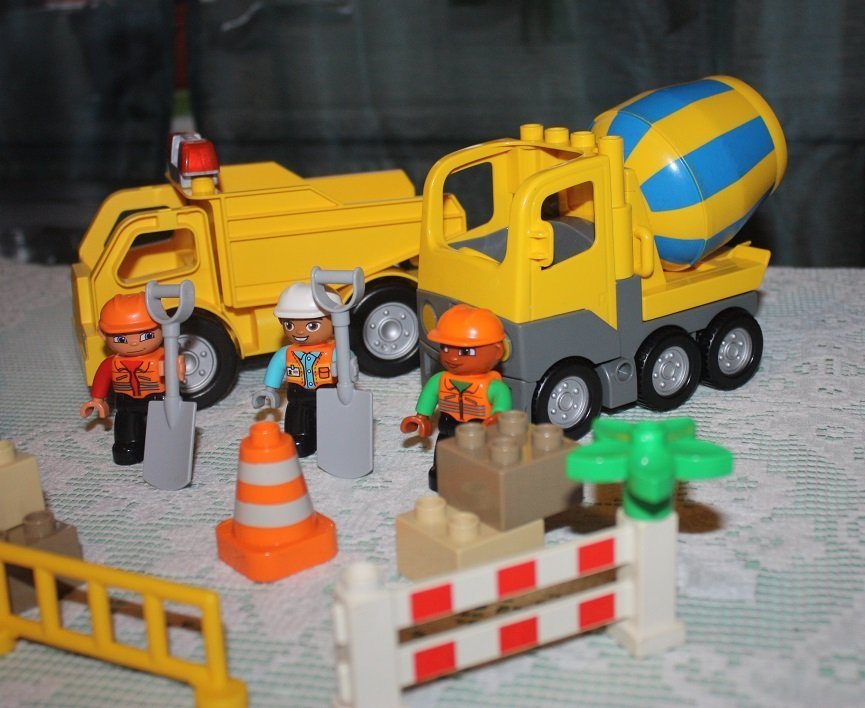 Lego Duplo grävmaskin, cementmixer och lastbil