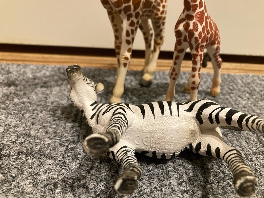 Schleich giraff och zebra