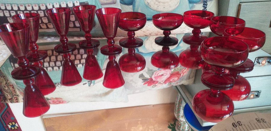 Retro Rejmyre set likörglas punschglas konstglas i röd färg Monika Bratt