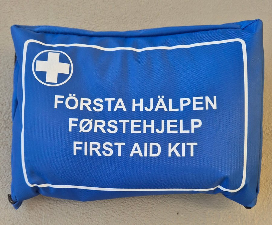 2 Ny Första hjälpen kudde väska 40 delar Sax Bok Plåster Bandage Bindor Burngel